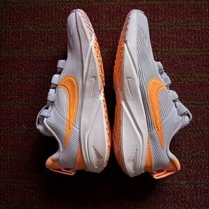 Nike Star Runner 4 Youth Shoes Gray/Orange Size 12C (DX7614-008)